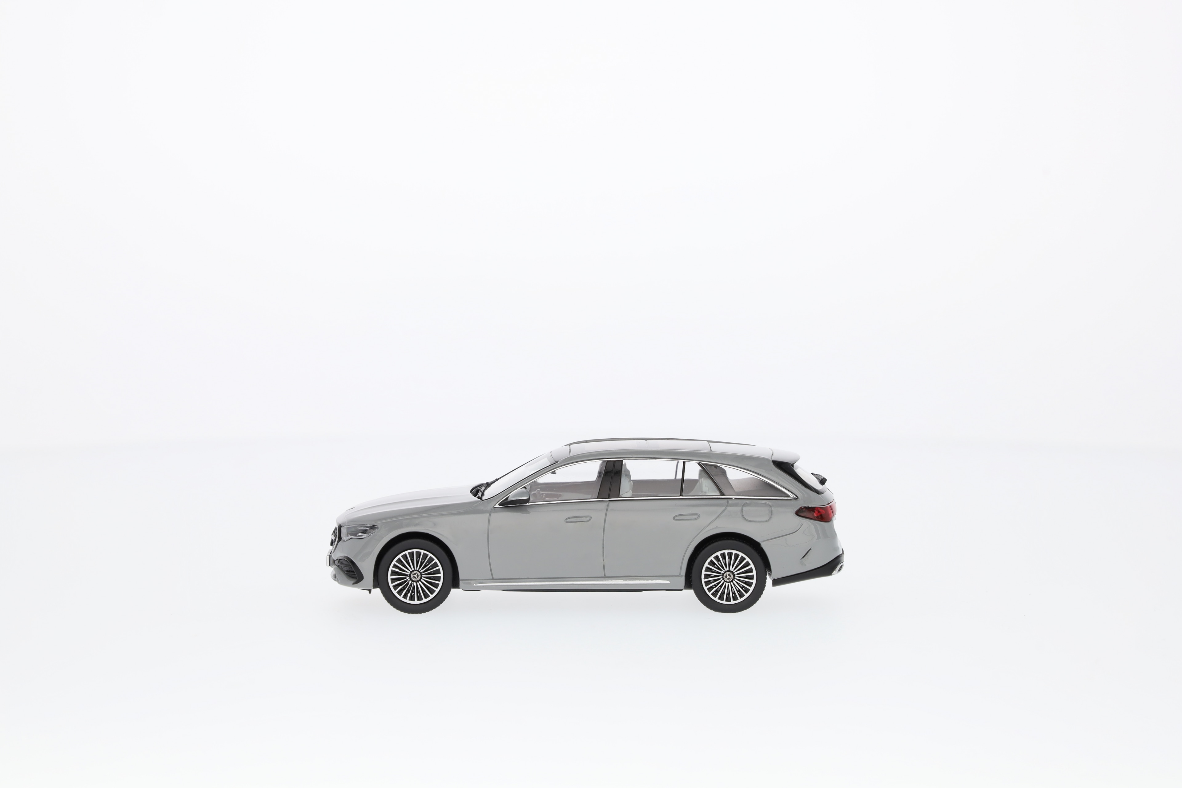 Klasa E, Kombi, AMG Line, S214 - MANUFACTORY alpine grey uni, iScale, 1:43