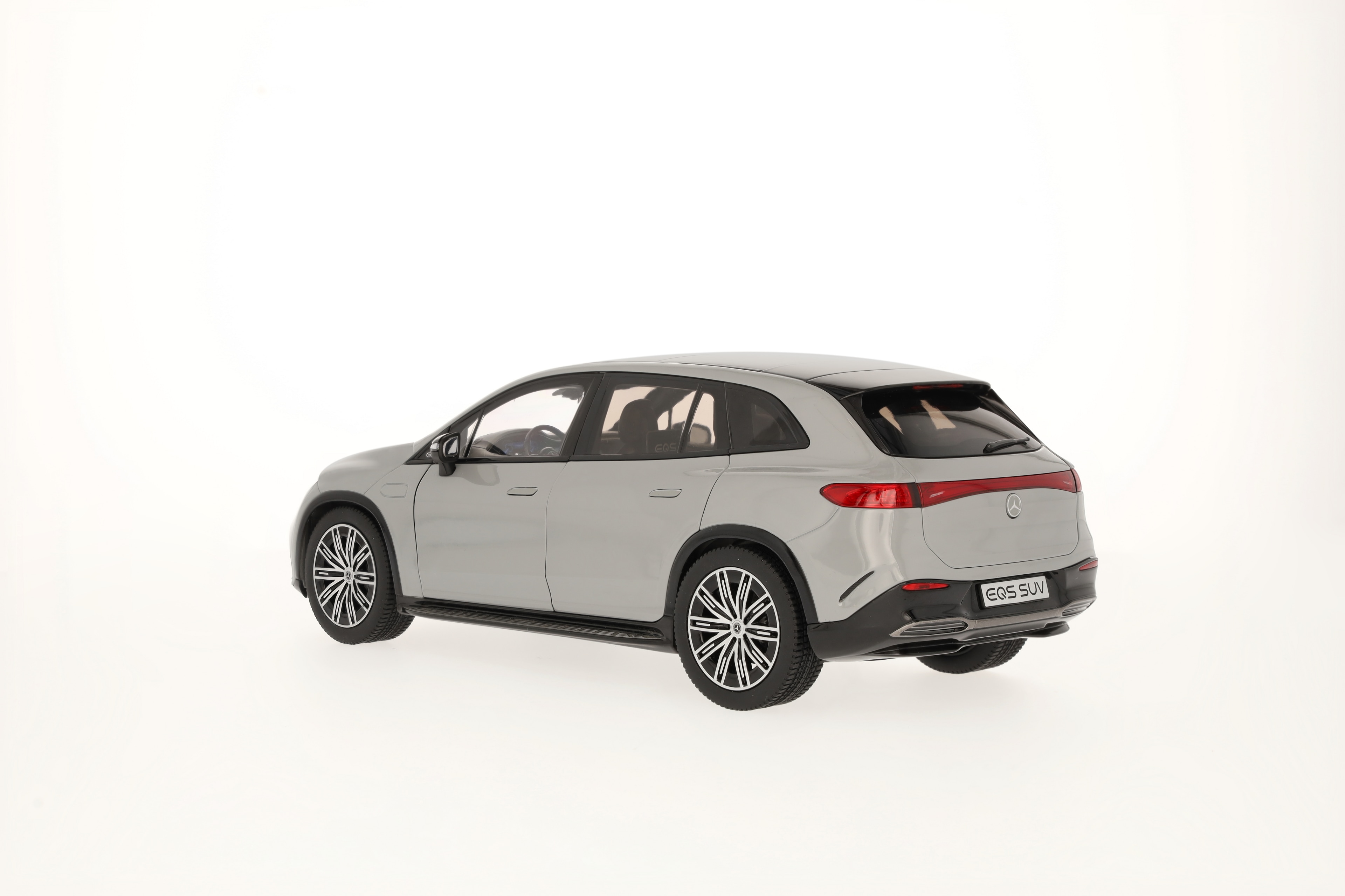 EQS SUV, AMG Line, X296 - MANUFACTORY alpine grey uni, NZG, 1:18