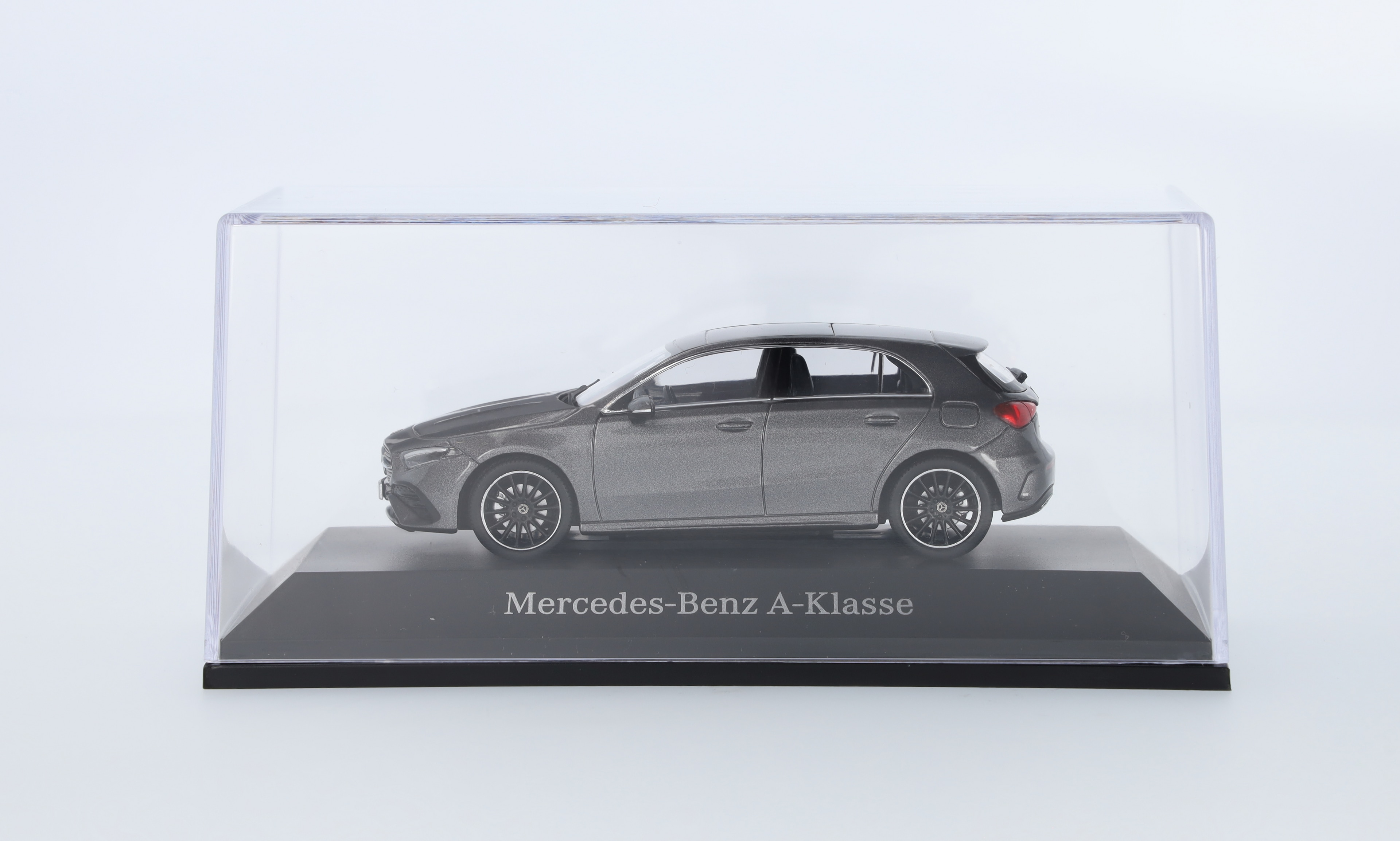 Klasa A, Limuzyna kompaktowa, AMG Line, W177 - mountaingrey, Minimax, 1:43