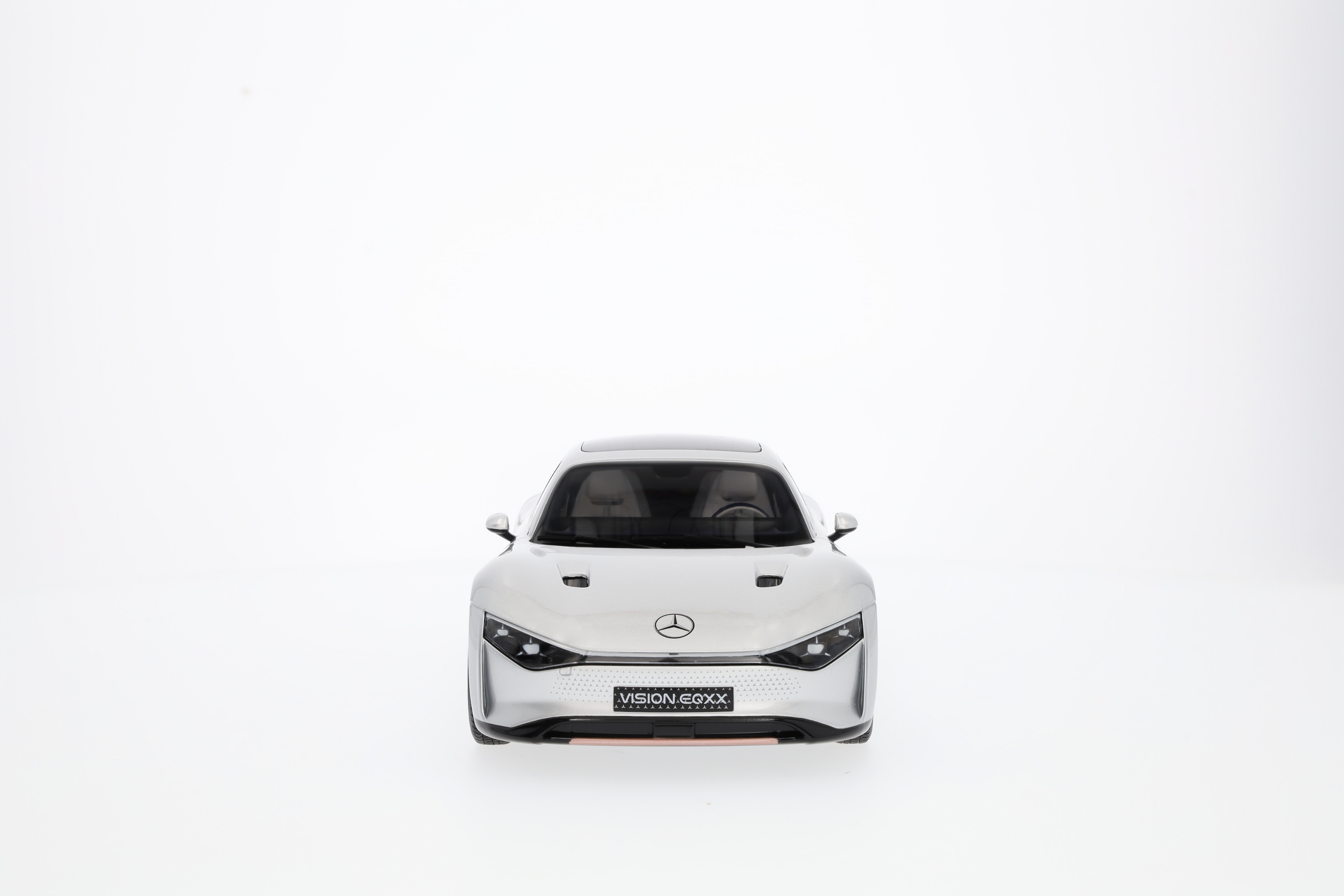Vision EQXX, Showcar - srebrny alubeam, NZG, 1:18