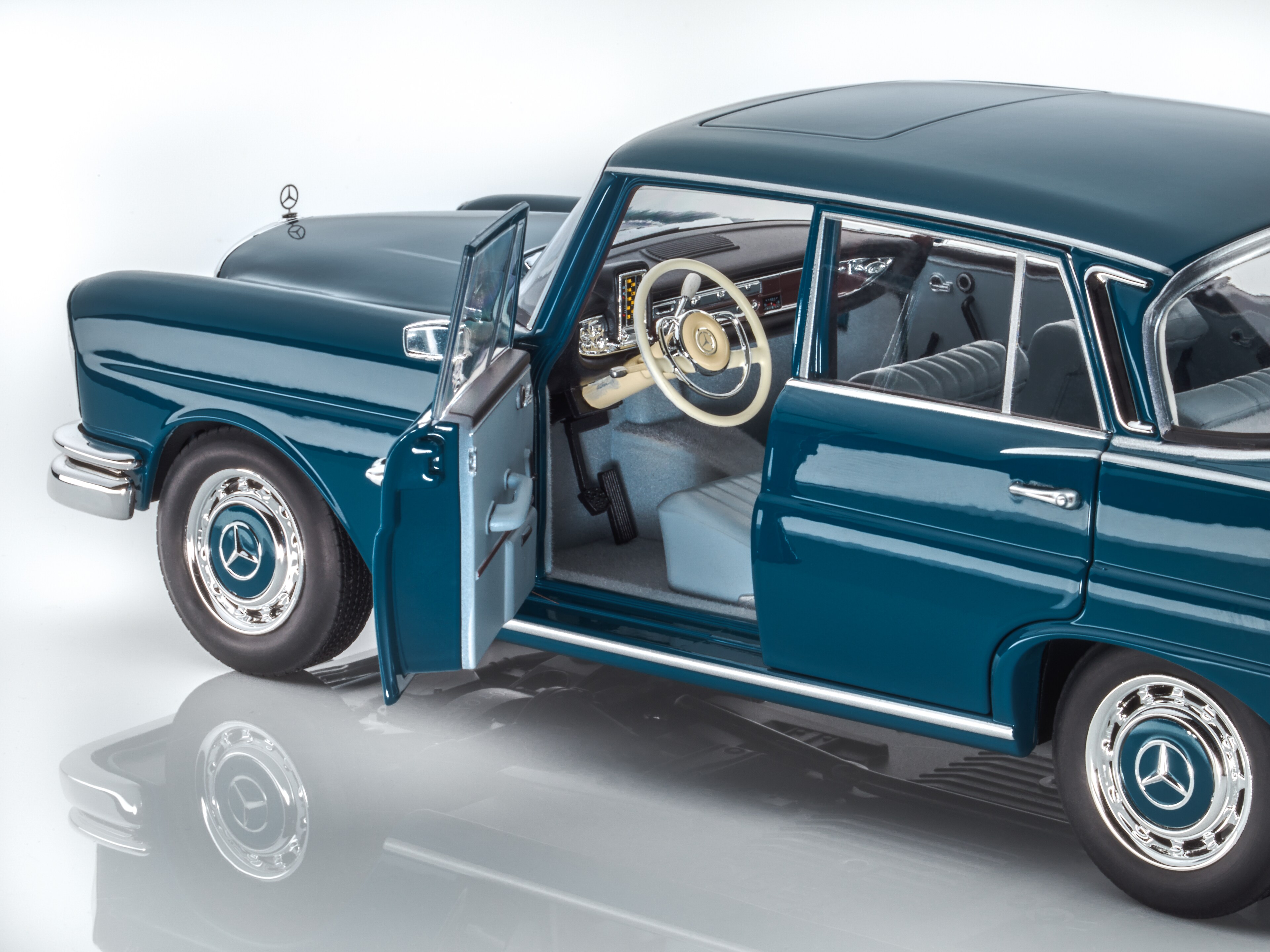220 S W 111 (1959-1965) - niebieski, Norev, 1:18