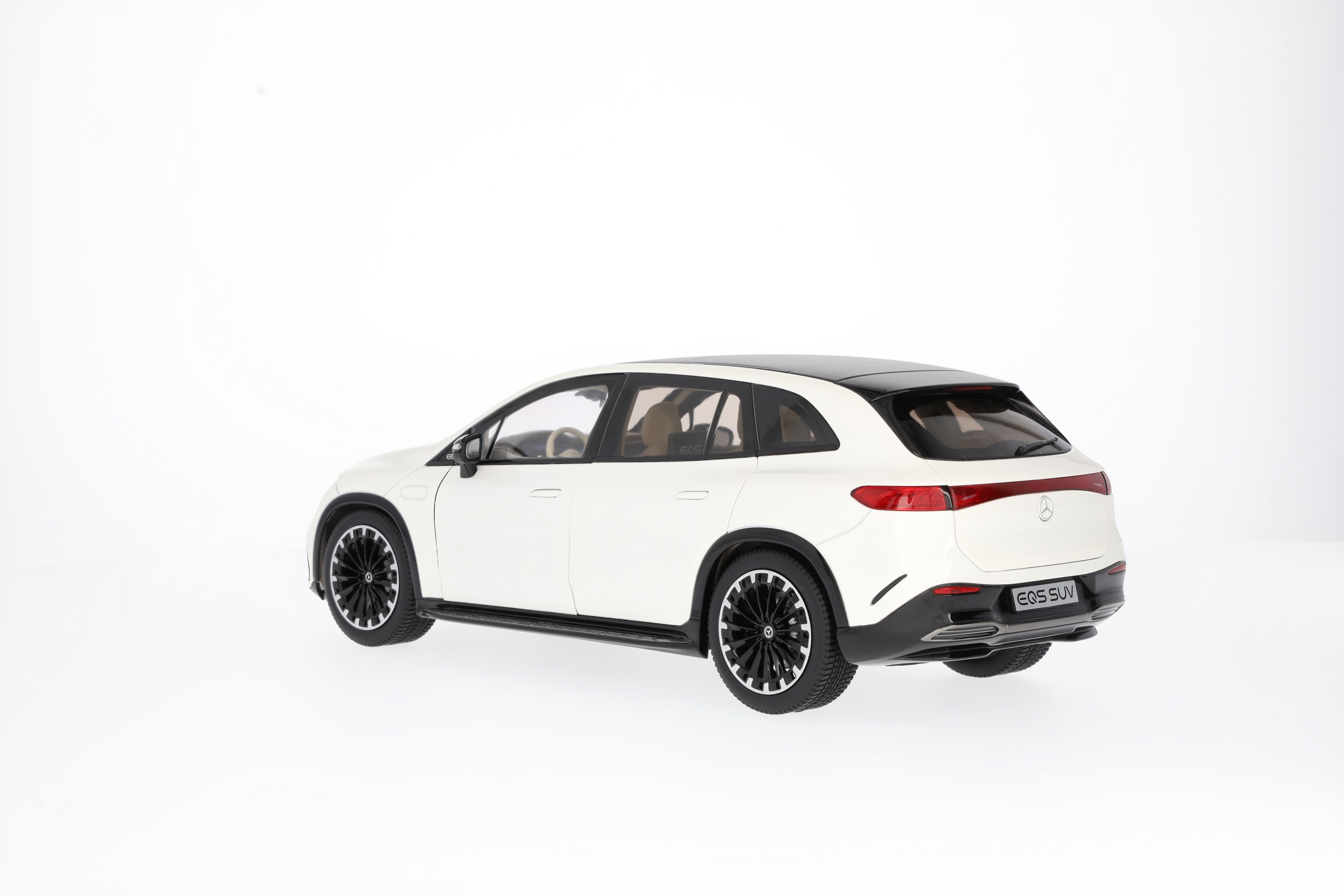 EQS SUV, AMG Line, X296 - G manufactory diamond white bright, NZG, 1:18