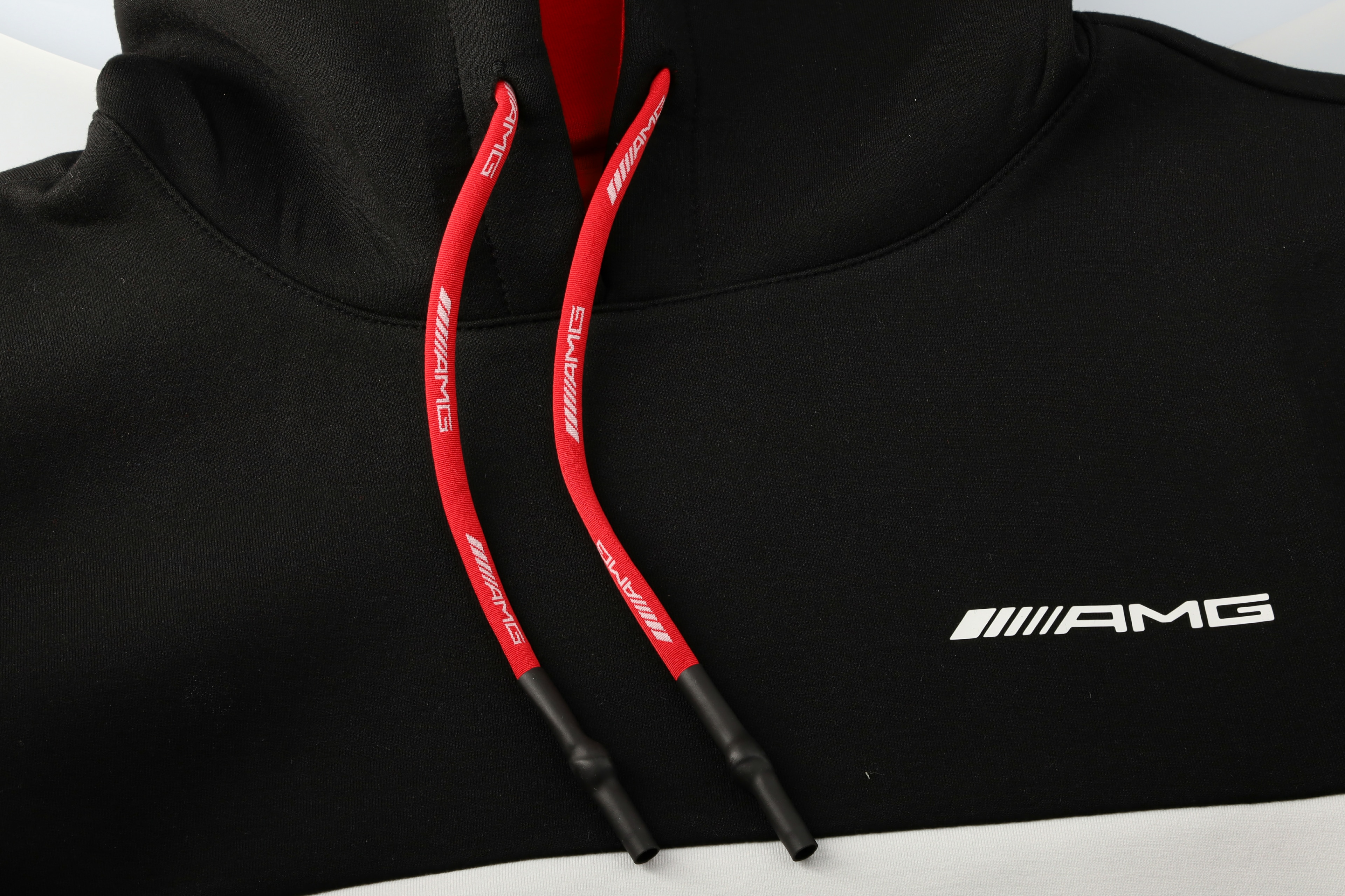 Bluza z kapturem AMG - czerń / biały, M