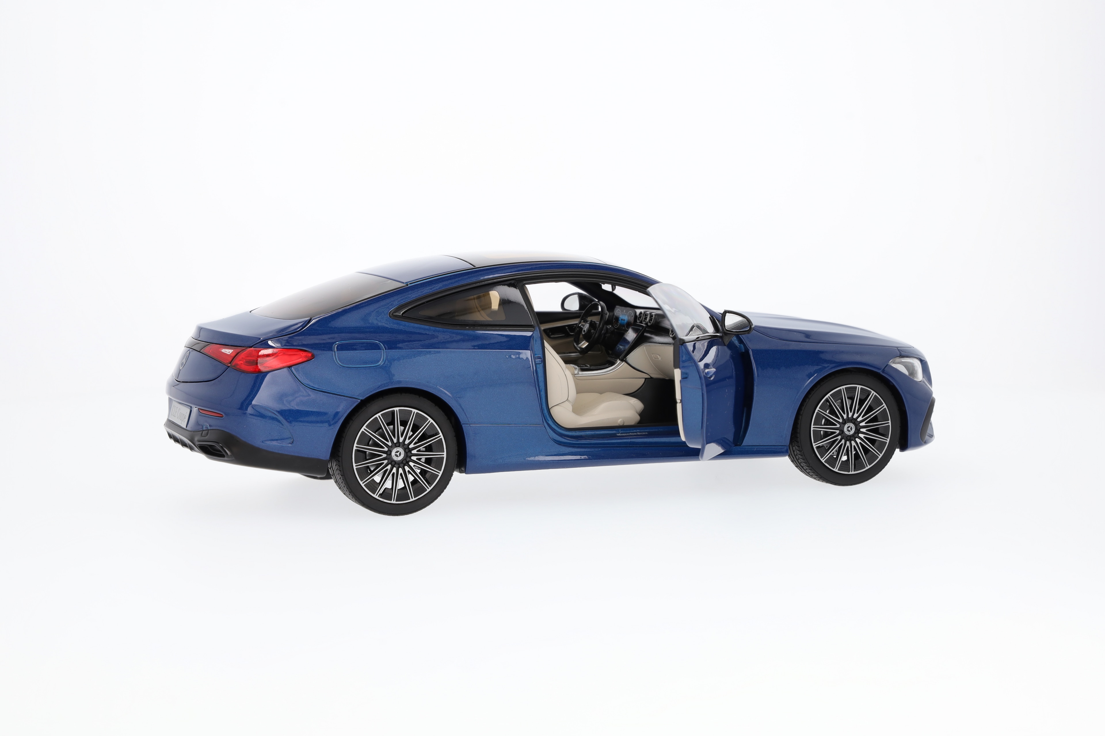 CLE Coupé, AMG Line, C236 - niebieski widmowy, Norev, 1:18