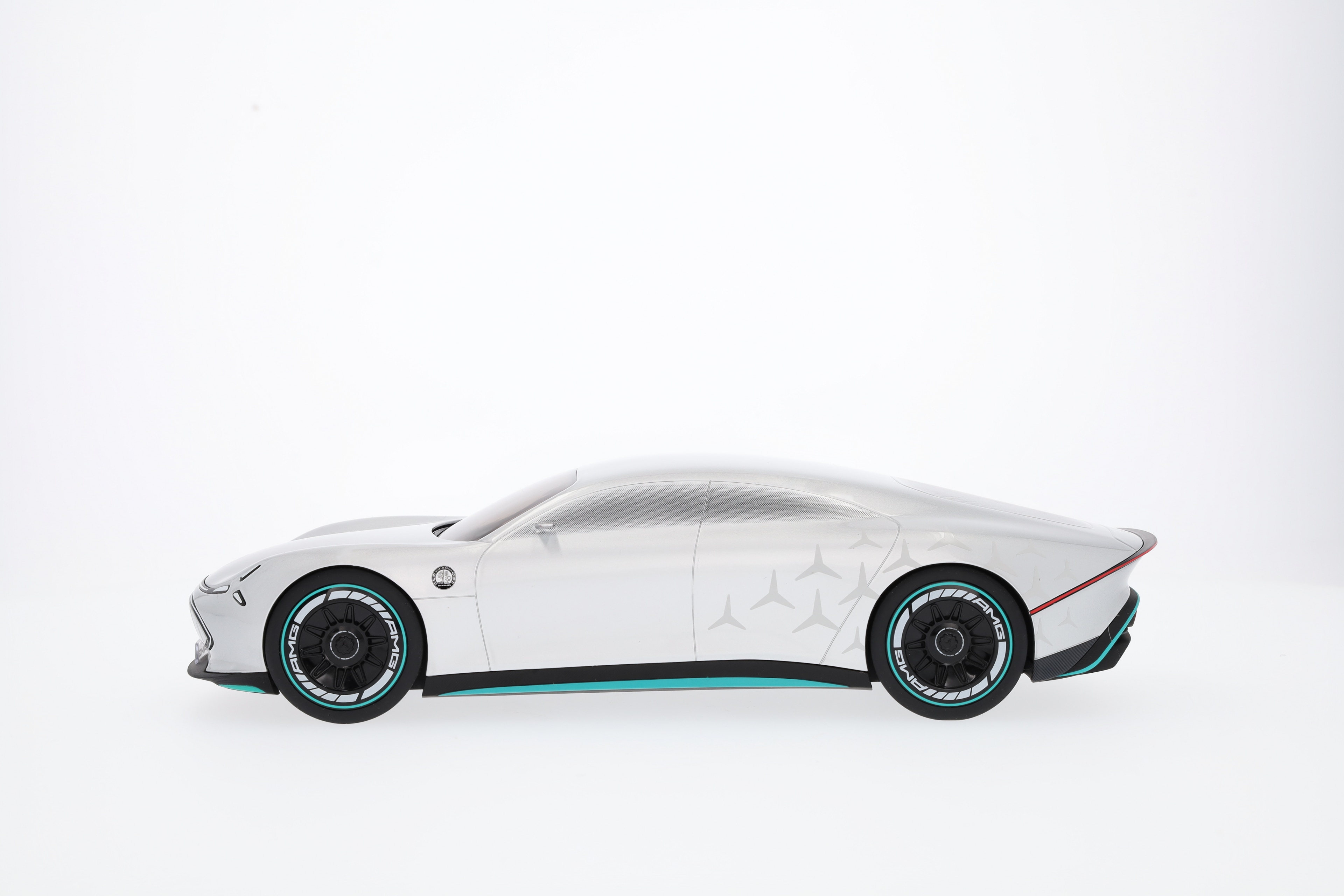 Vision AMG, Showcar - srebrny alubeam, NZG, 1:18