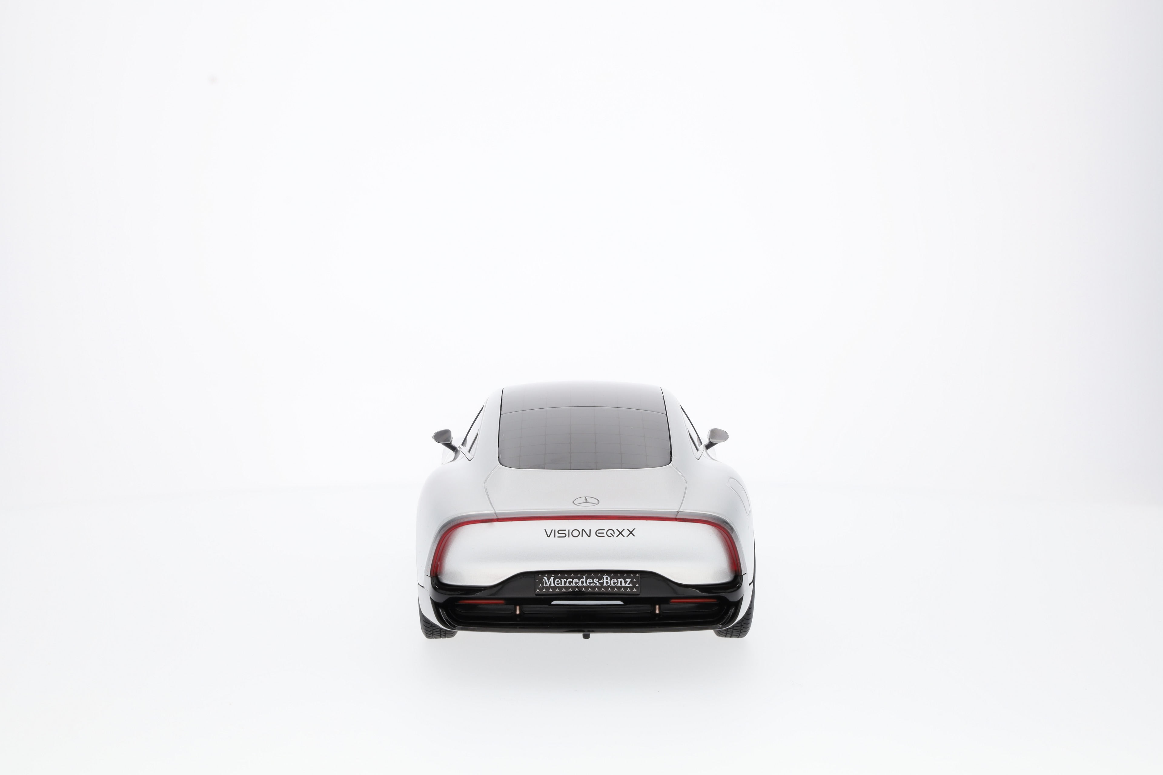 Vision EQXX, Showcar - srebrny alubeam, NZG, 1:18