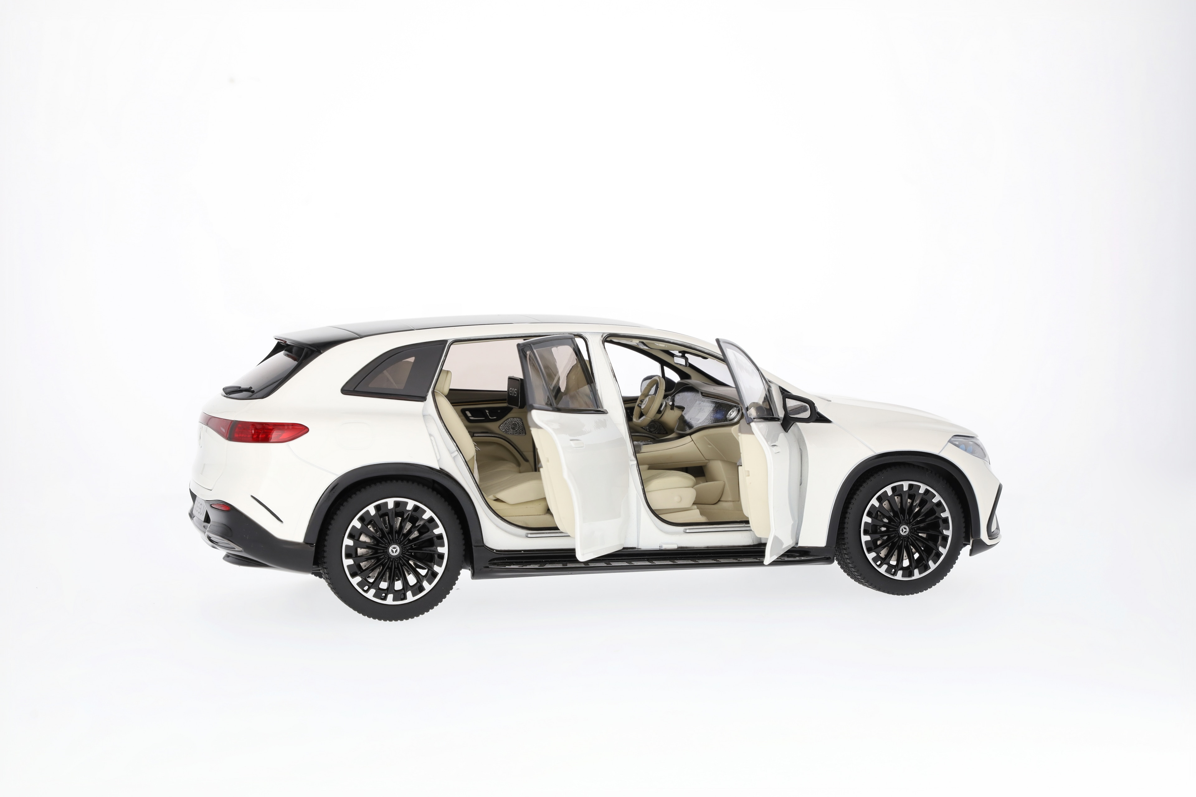 EQS SUV, AMG Line, X296 - G manufactory diamond white bright, NZG, 1:18