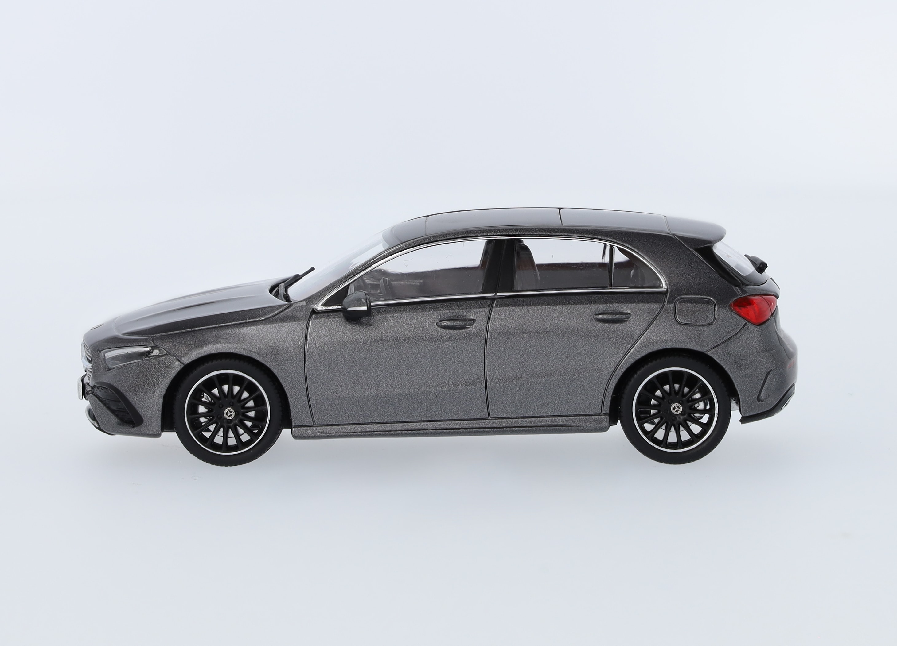 Klasa A, Limuzyna kompaktowa, AMG Line, W177 - mountaingrey, Minimax, 1:43