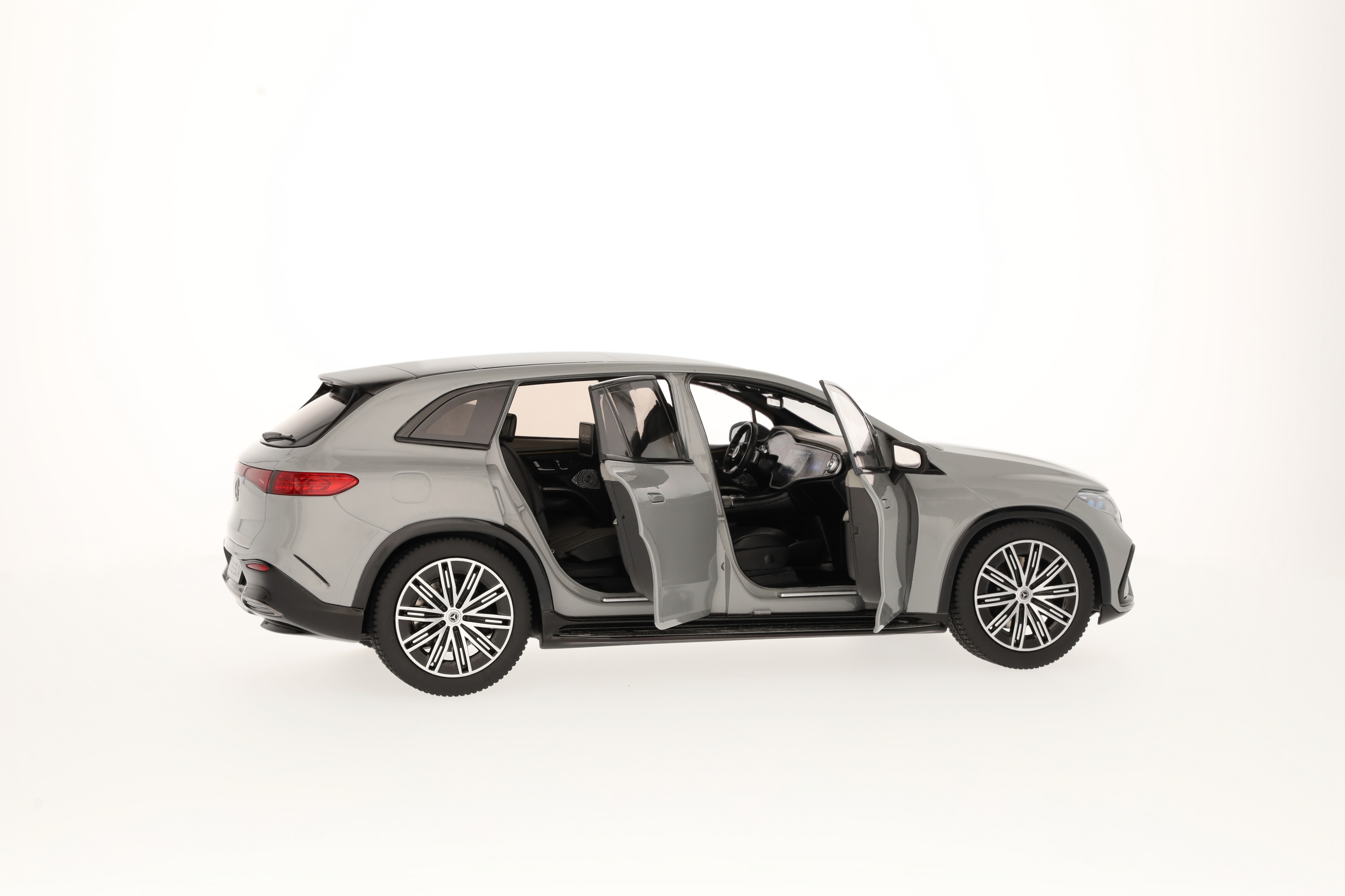 EQS SUV, AMG Line, X296 - MANUFACTORY alpine grey uni, NZG, 1:18