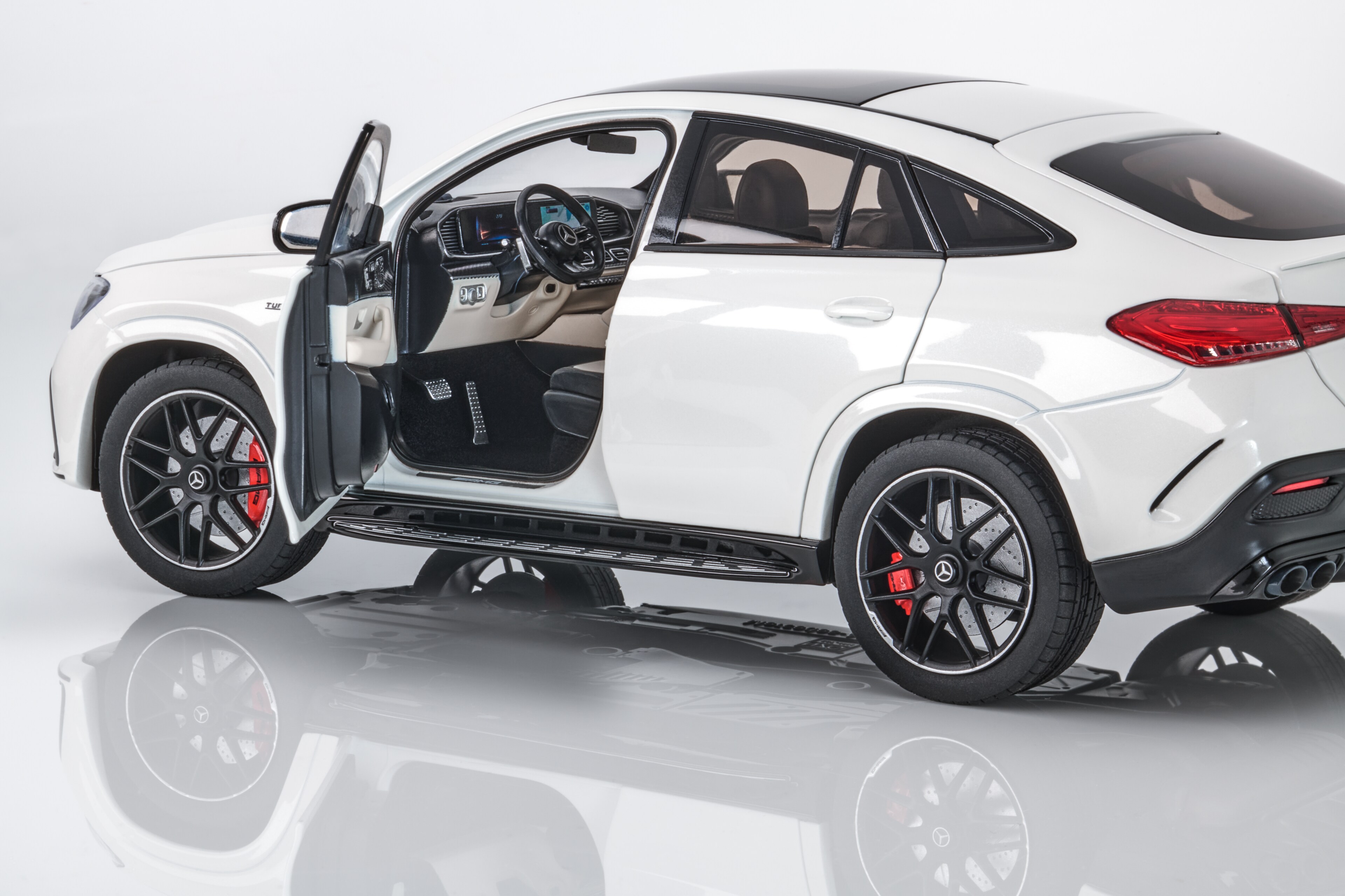 Mercedes-AMG GLE 53e, Coupé, C167 - MANUFACTORY opalite white mango, NZG, 1:18