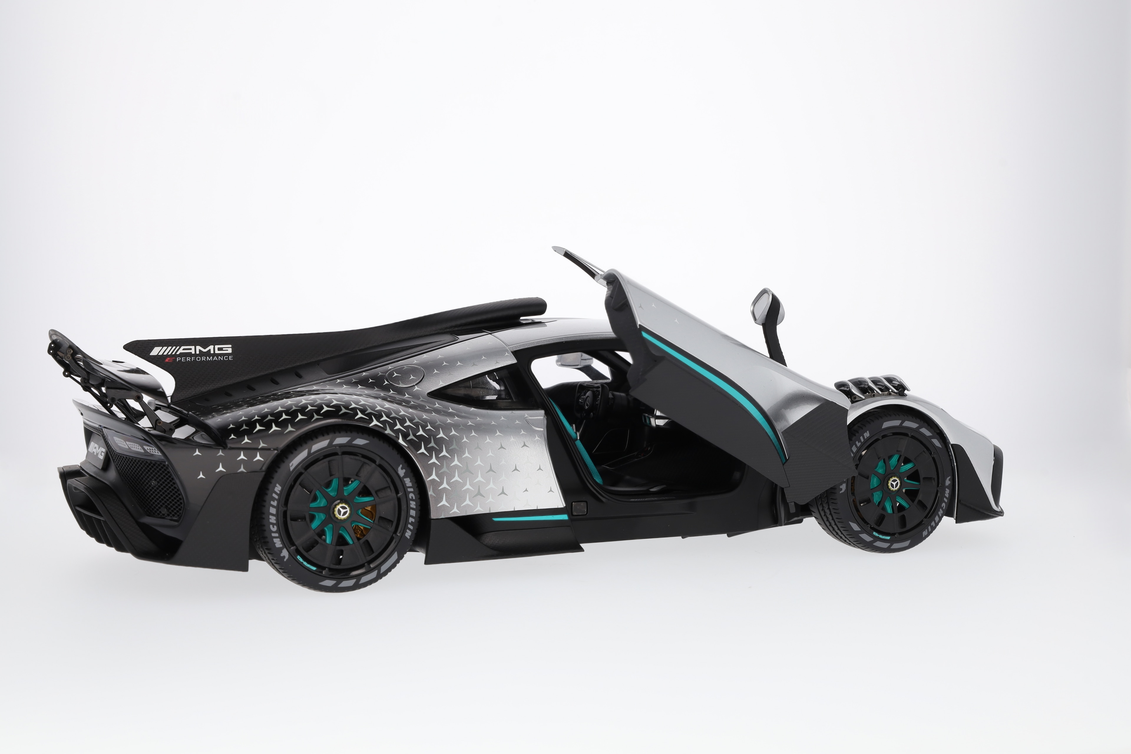 Mercedes-AMG ONE, C298 - srebrny, NZG, 1:12