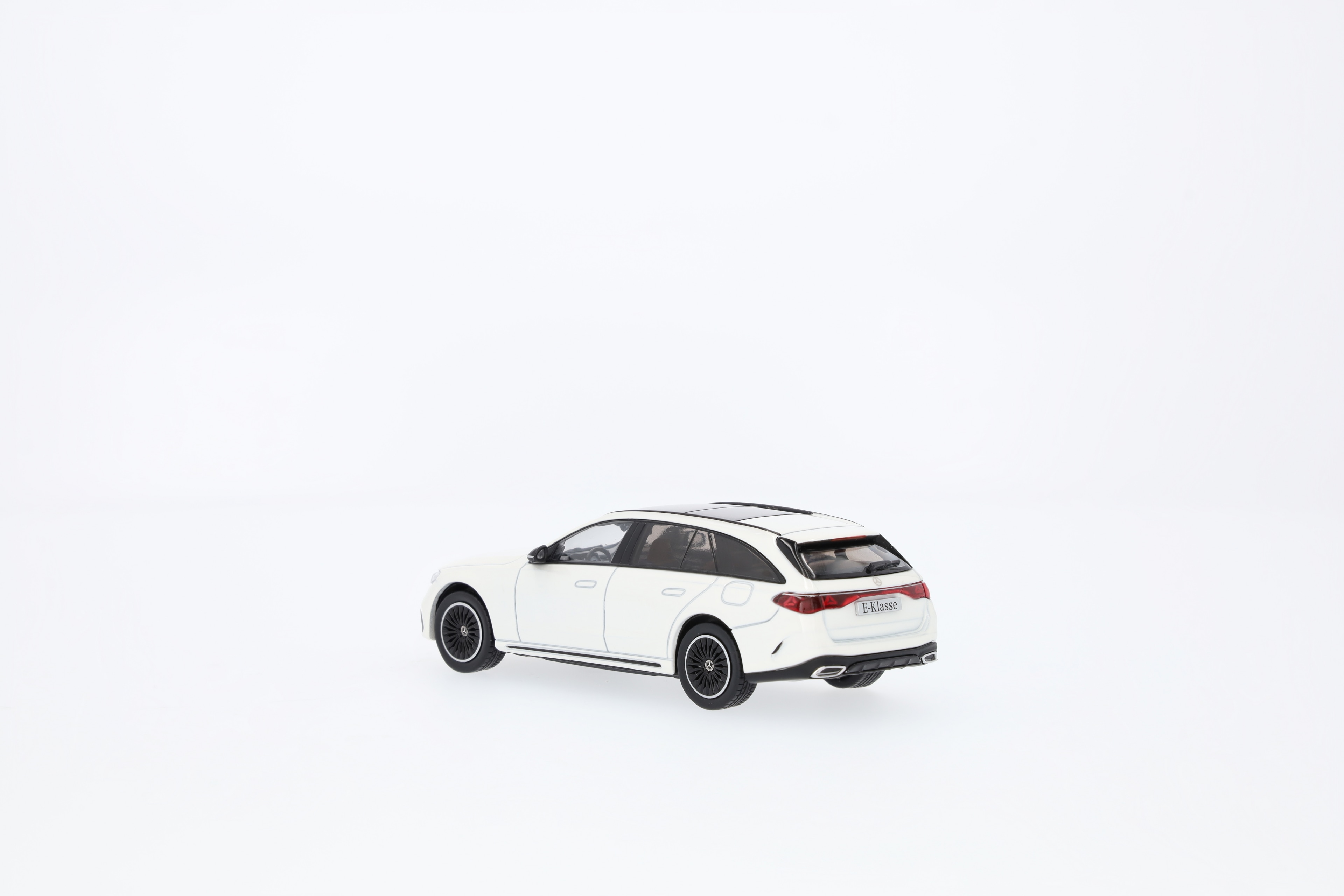 Klasa E, Kombi, AMG Line, S214 - C manufactory biel opalitu bright, iScale, 1:43
