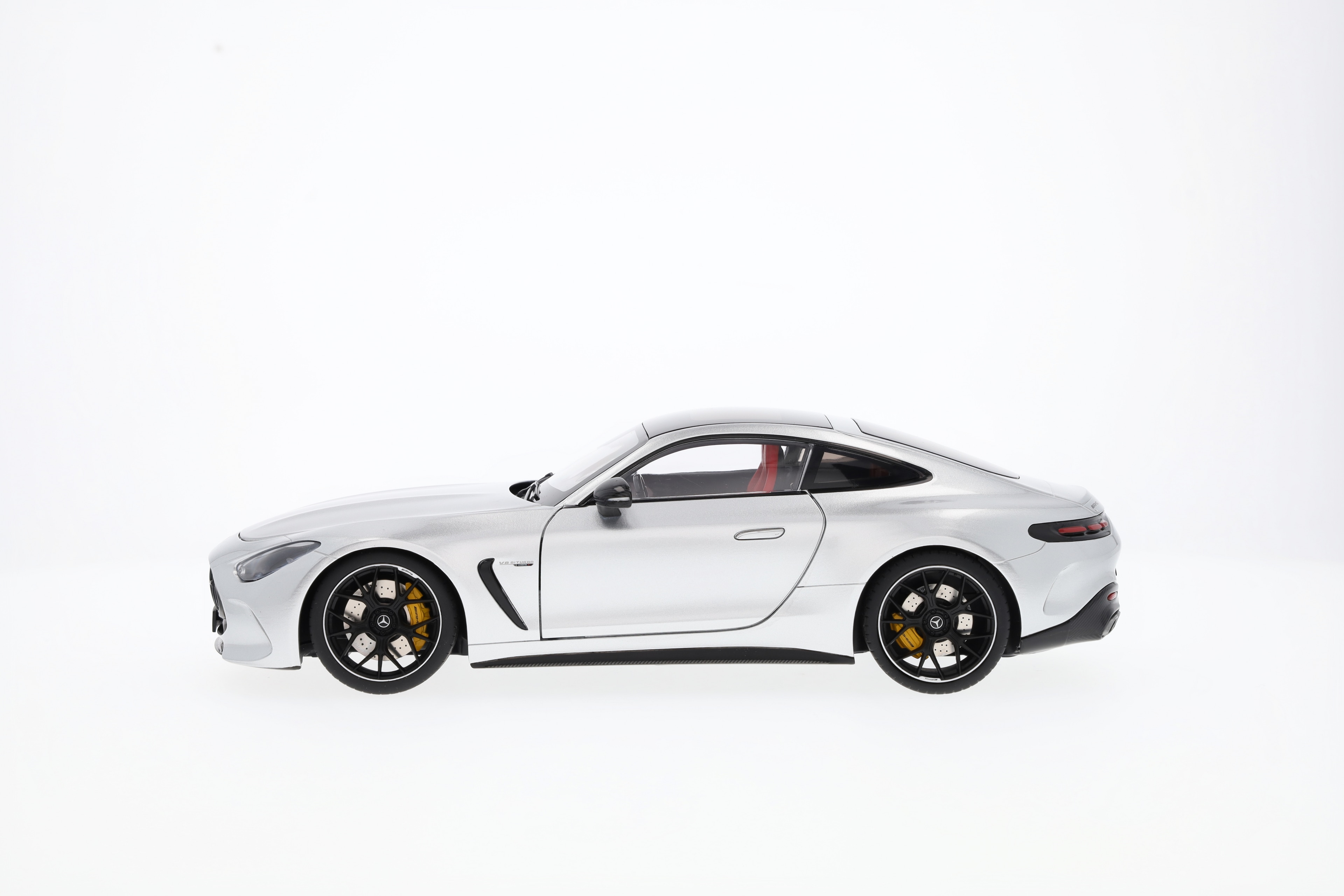 Mercedes-AMG GT 63, C192 - srebro hightech, NZG, 1:18