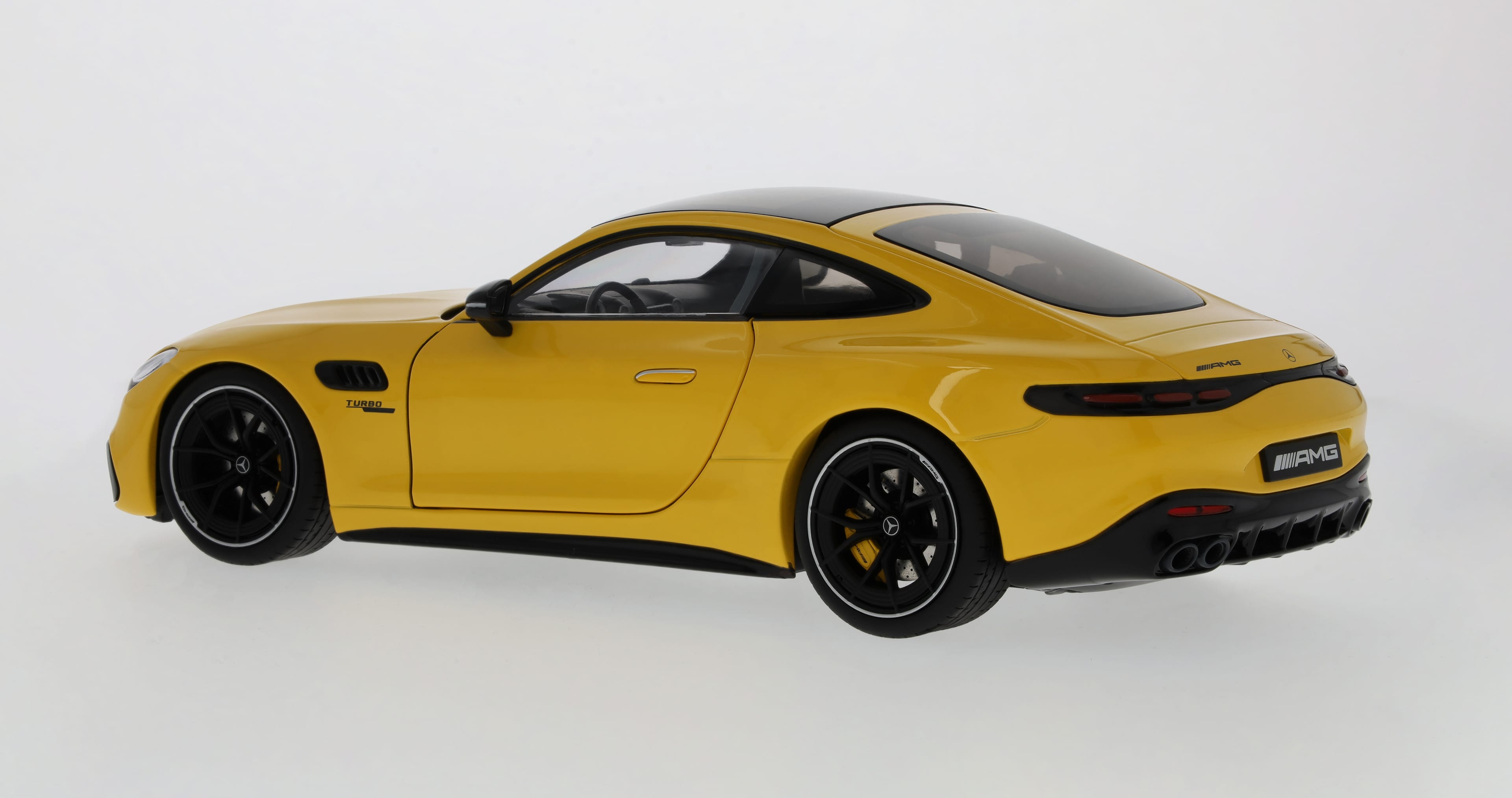 Mercedes-AMG GT 43 - żółty słoneczny, NZG, 1:18