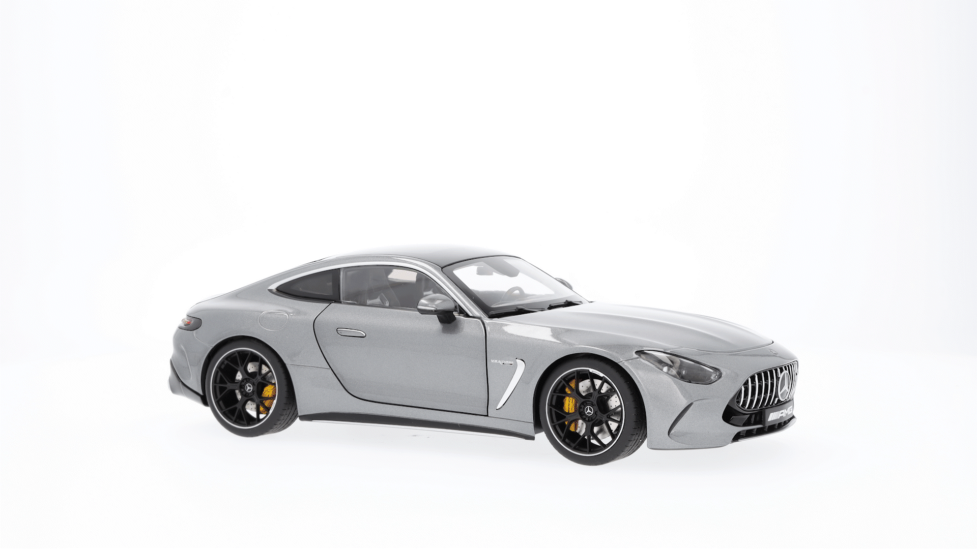 Mercedes-AMG GT 63, C192 - szarość selenitu, NZG, 1:18