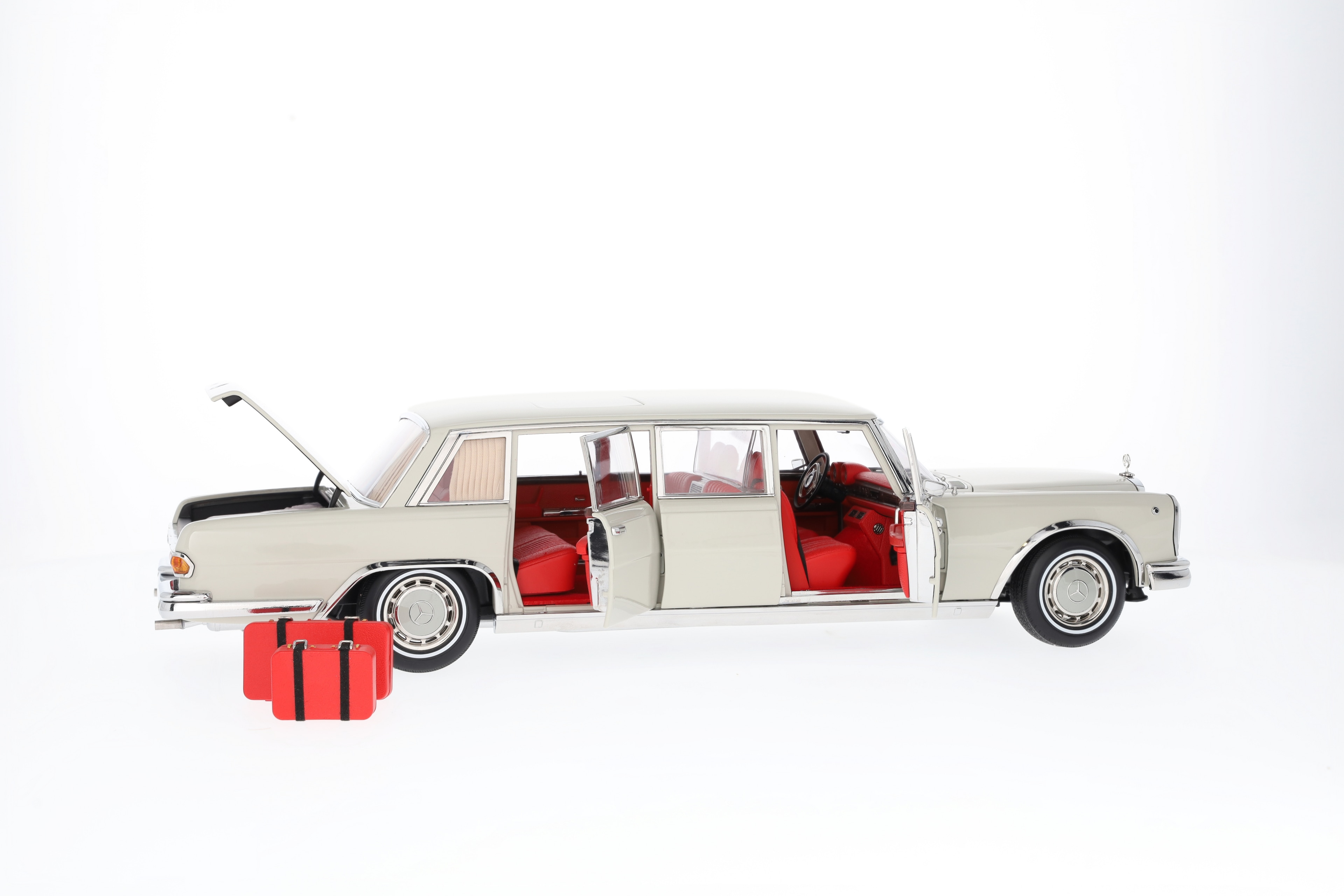 600 Pullmann W 100 (1963-1981) - szarobiały, NZG, 1:18