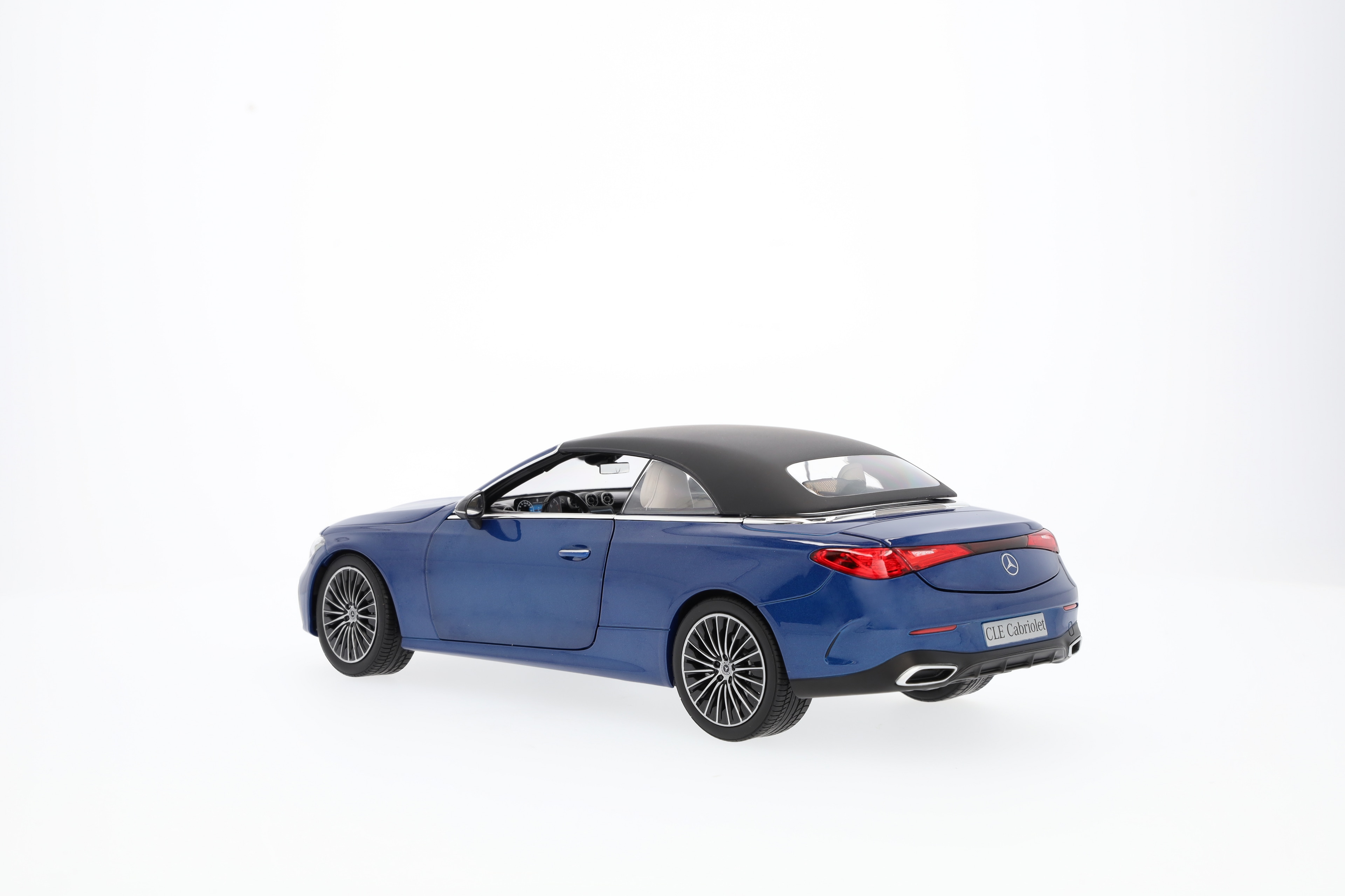 CLE Cabriolet, AMG Line, A236 - niebieski widmowy, Norev, 1:18
