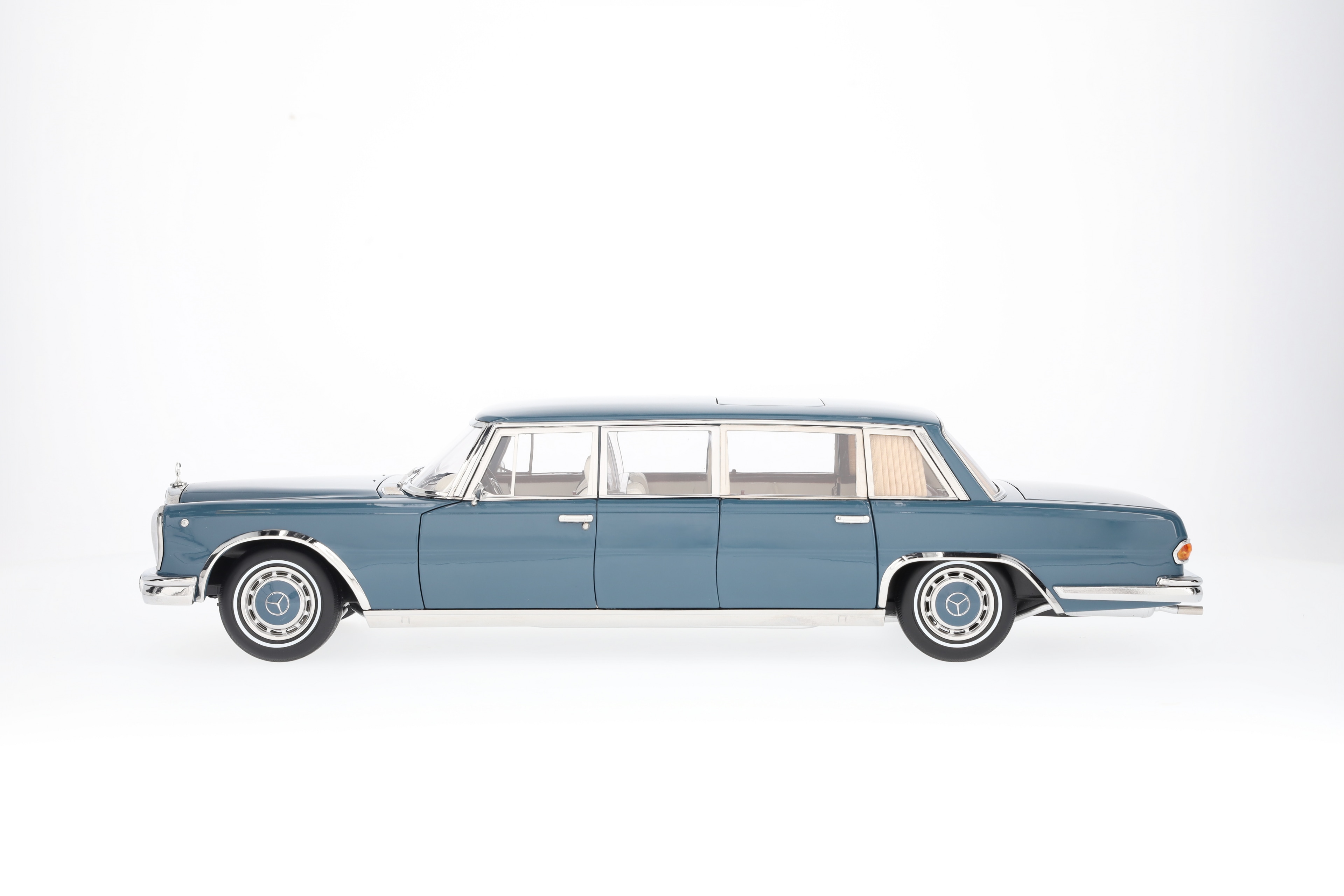 600 Pullmann W 100 (1963-1981) - niebieski, NZG, 1:18