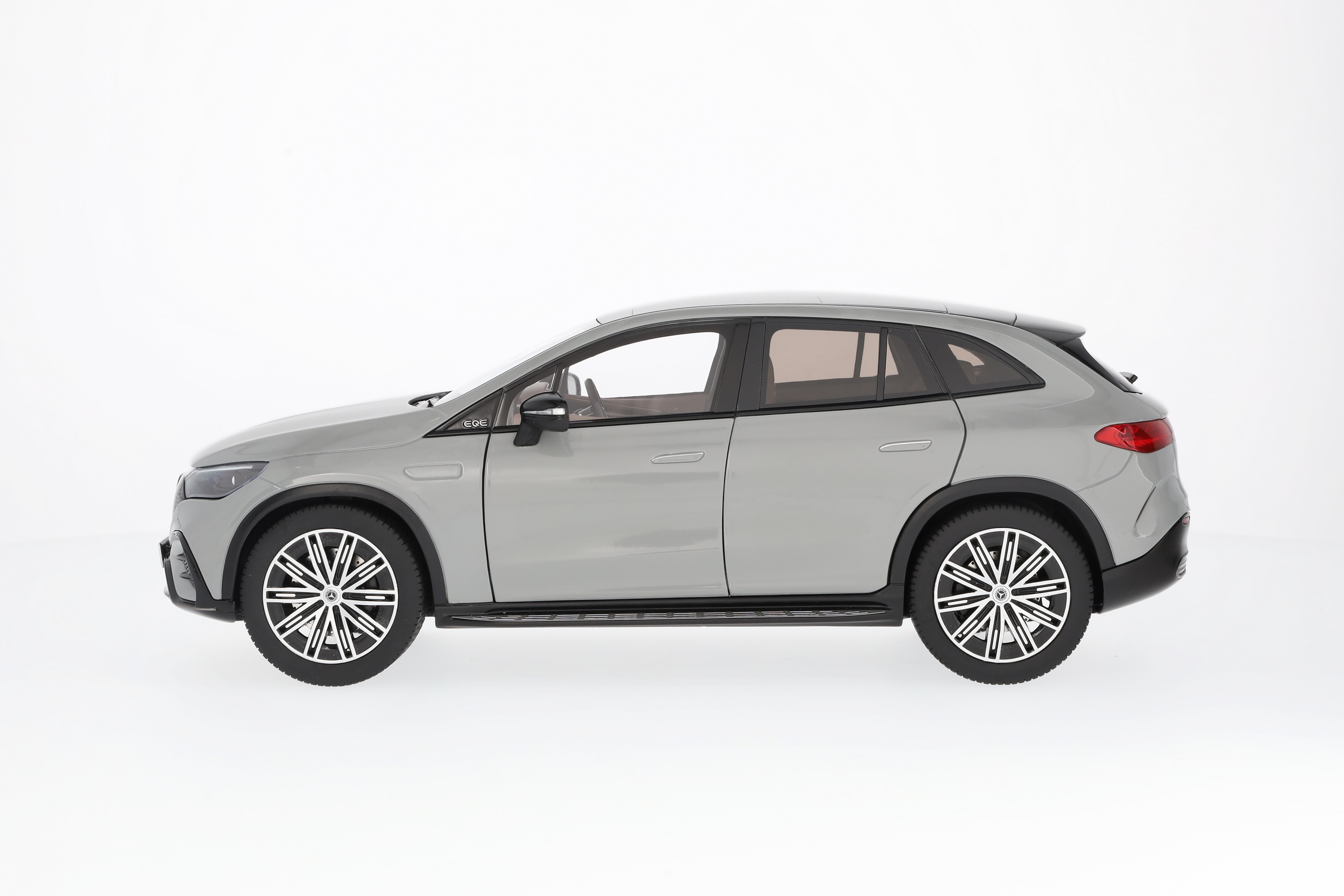 EQE SUV, AMG Line, X294 - MANUFACTORY alpine grey uni, NZG, 1:18