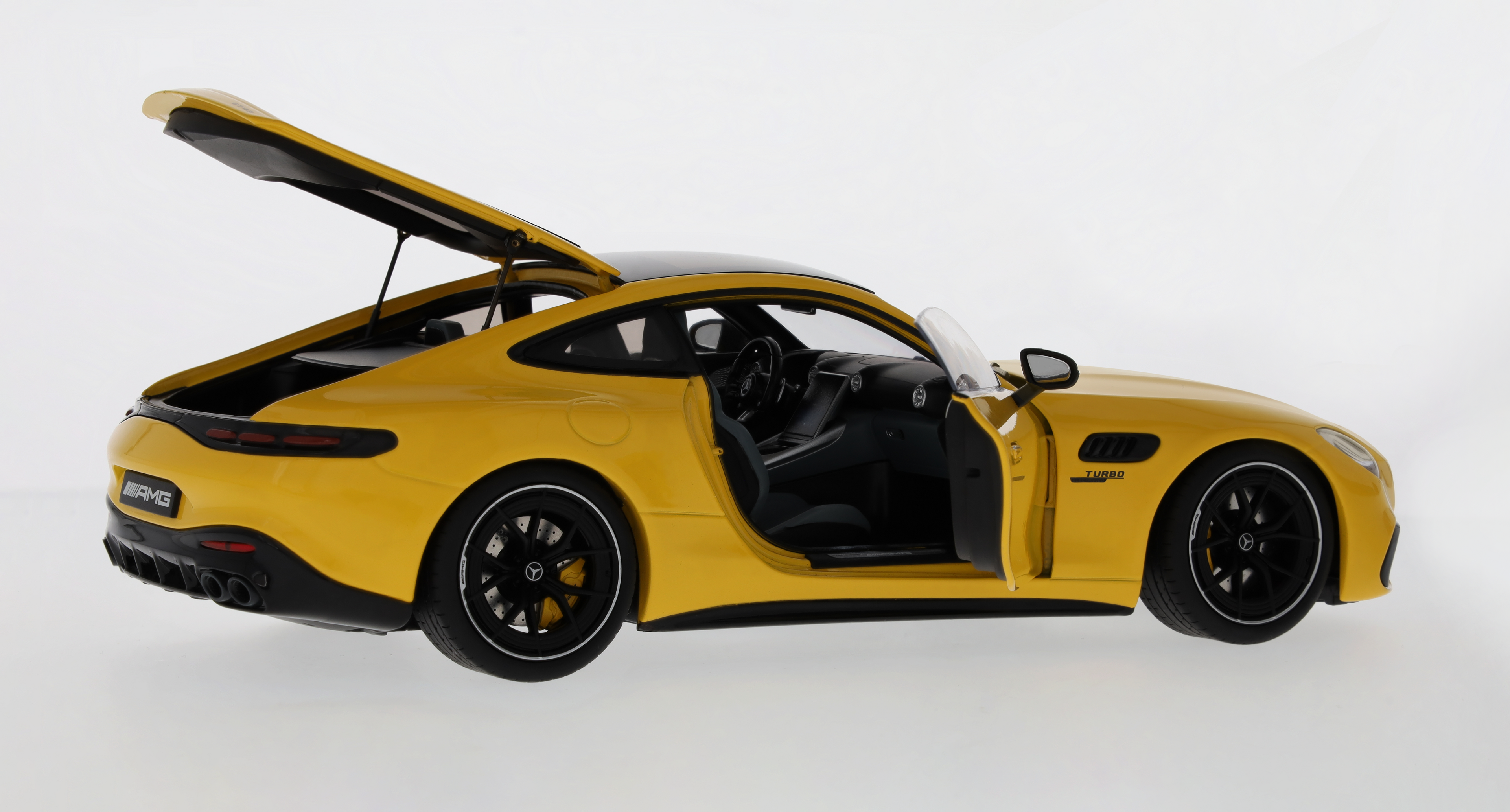 Mercedes-AMG GT 43 - żółty słoneczny, NZG, 1:18