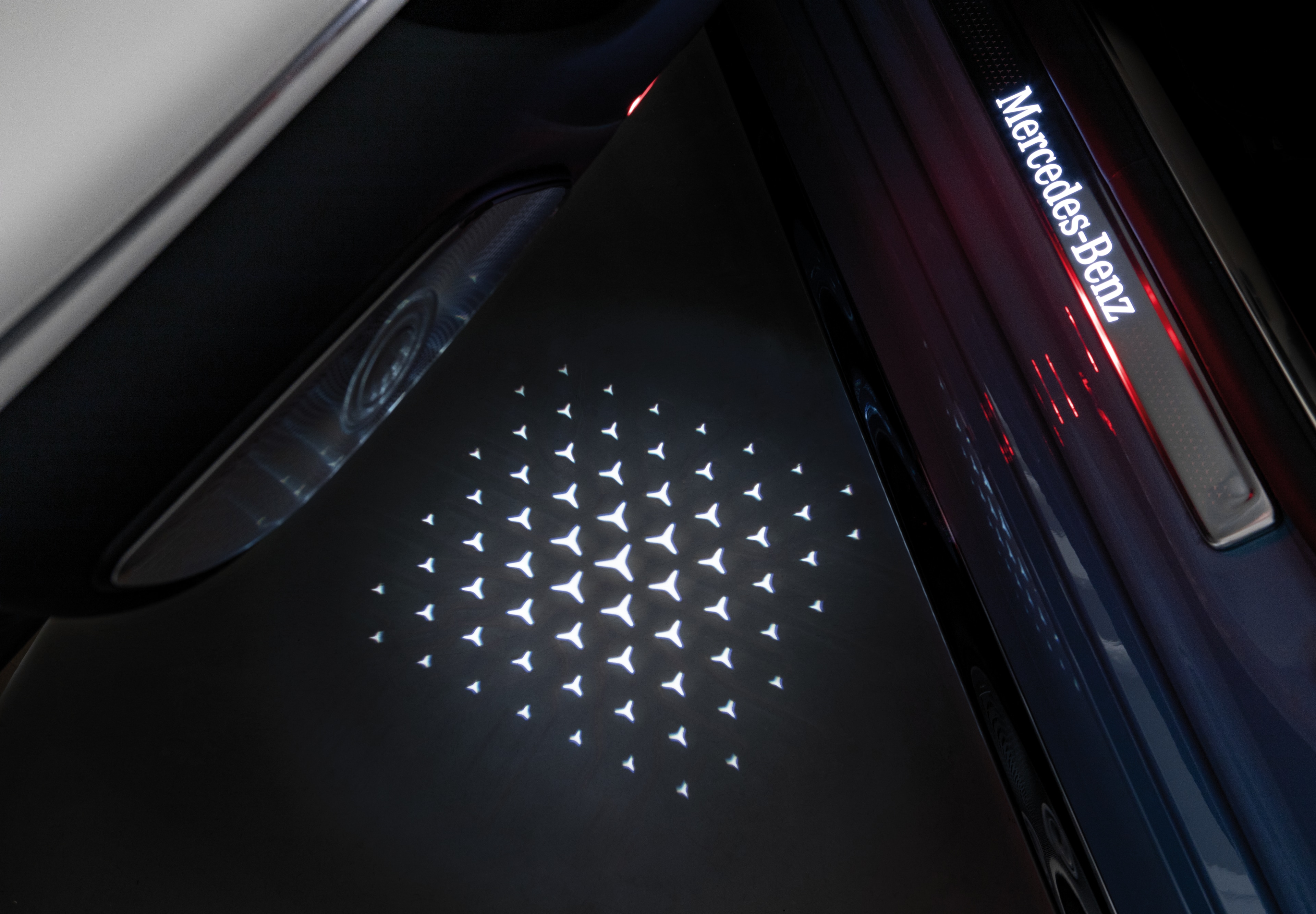 Projektor LCD, z animowanym znakiem Mercedes-Benz - 1 zestaw