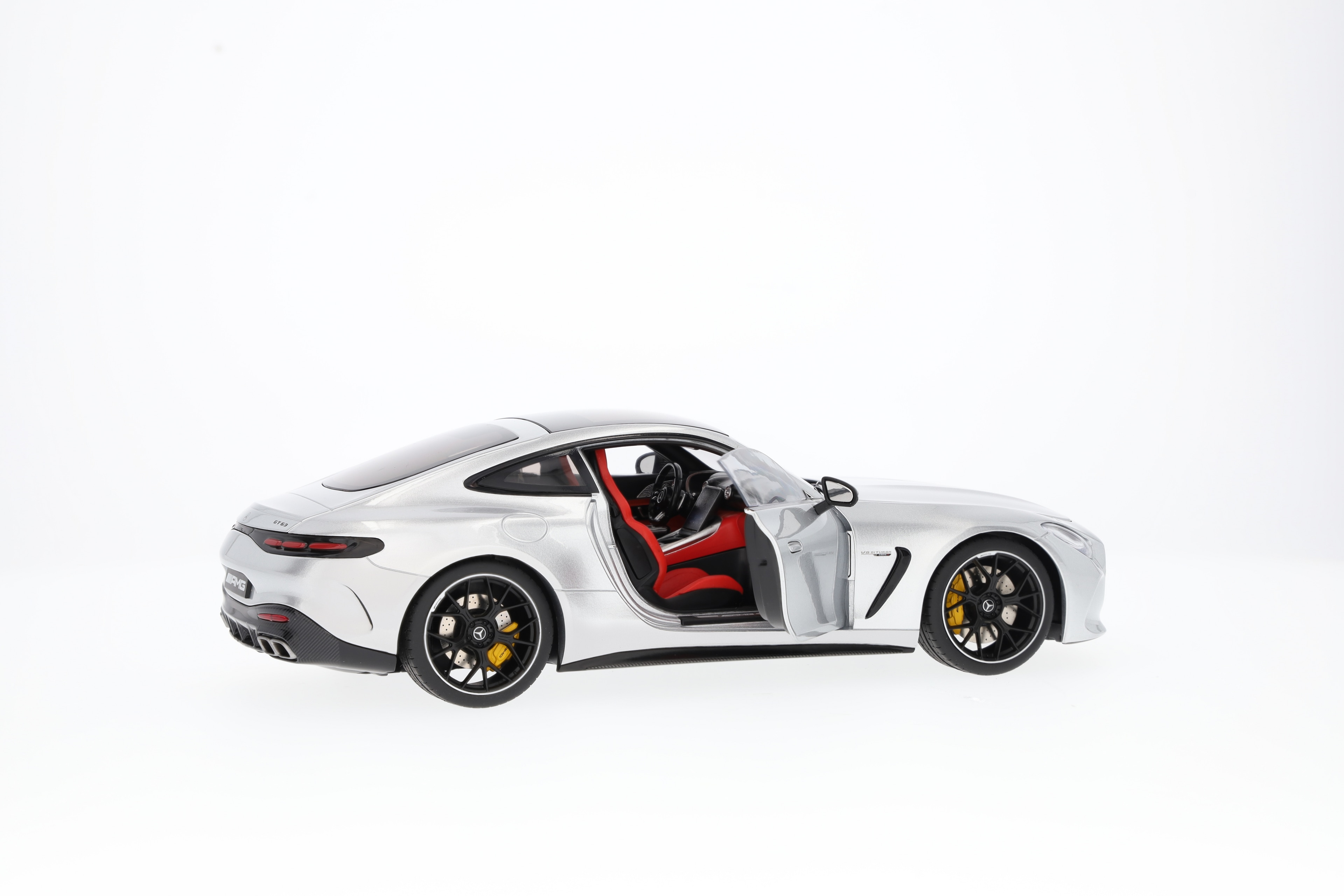 Mercedes-AMG GT 63, C192 - srebro hightech, NZG, 1:18