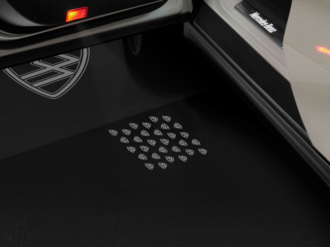 Projektor LCD, z animowanym znakiem Mercedes-Maybach - 1 zestaw
